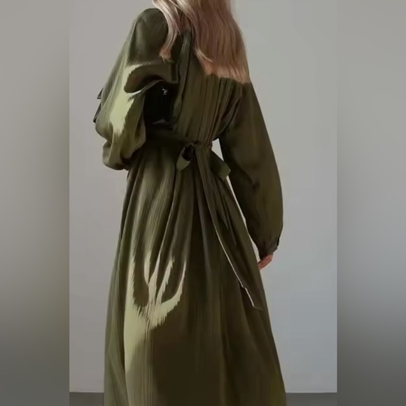 Dress - Picture 2 of 2